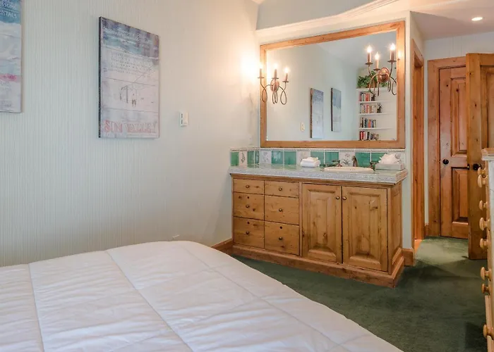 Greyhawk Condo 10